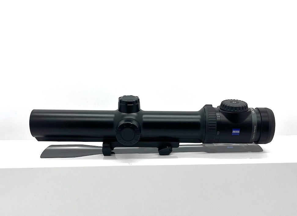 Used Zeiss V8 1.1-8x30 M Rail-Mounted Scope | Cluny Country 